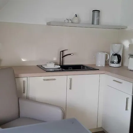 Anne-1-traumhafte-lage-mit-garten-und-strandkorb Appartement Westerland